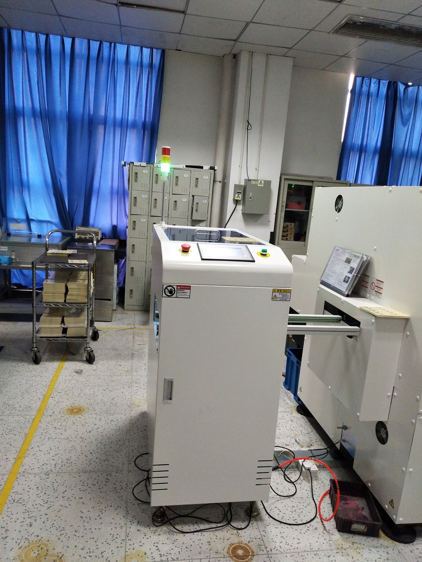 港股异动大族数控(03200)再涨超7%PCB行业掀起扩产潮公司为全球最大PCB